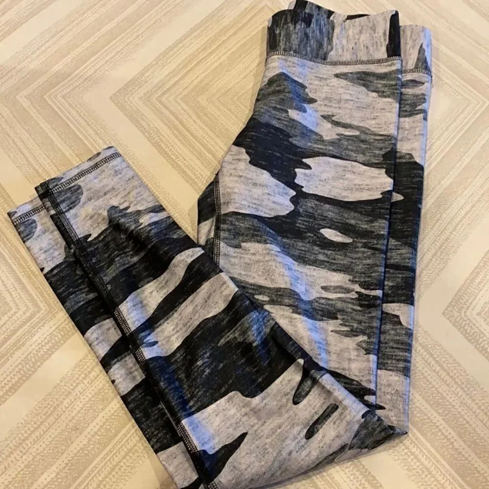 Terez Thick Band Black/White Camouflage Leggings
